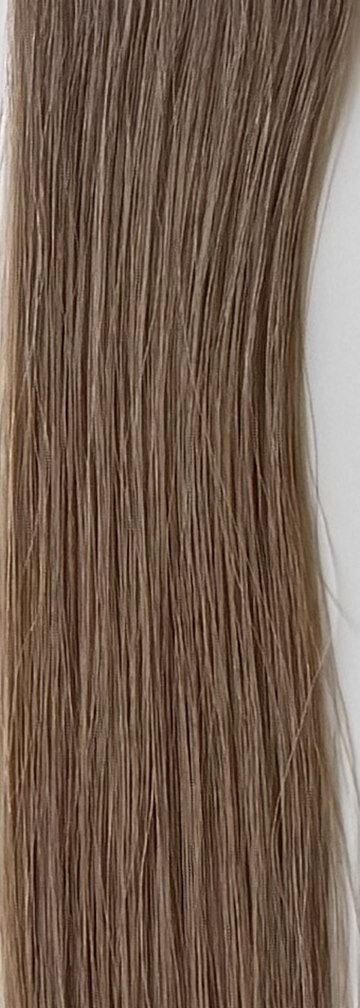 Color 7 hair swatch